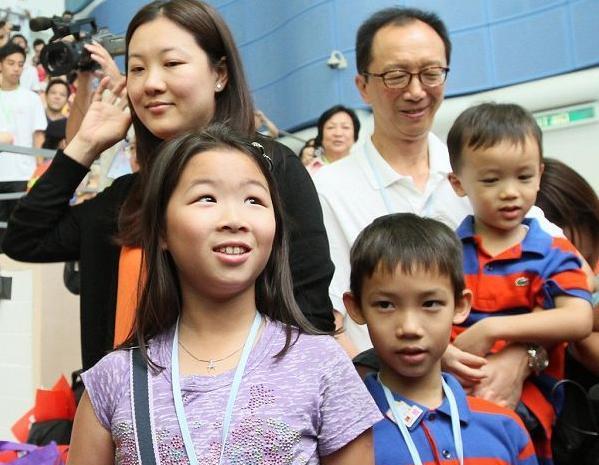 曾是最美跳水女皇,为嫁豪门与父母断绝关系,目前正备孕第四胎_伏明霞