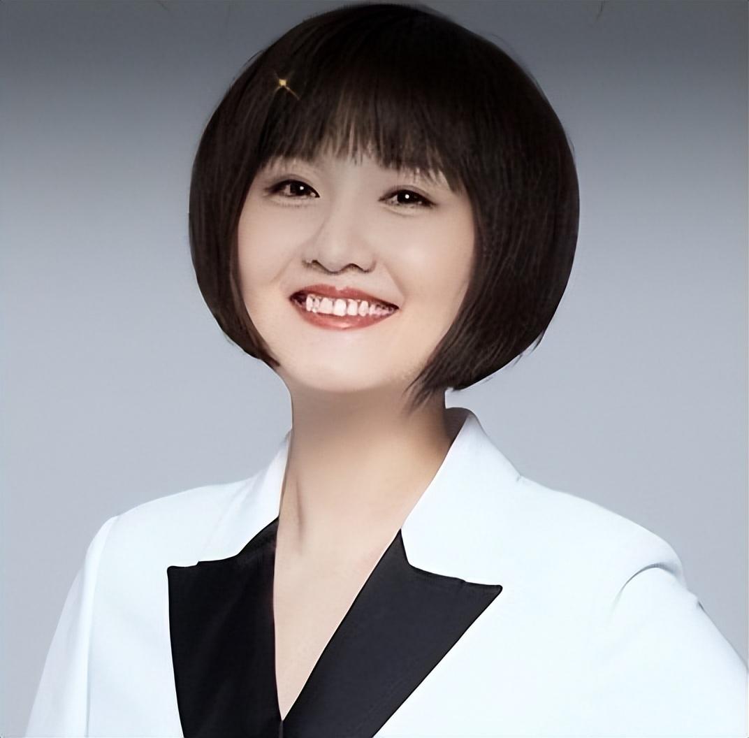 玻璃美人"蒋小涵":嫁圈外老公,36岁大龄生子,爱情事业双丰收_生活