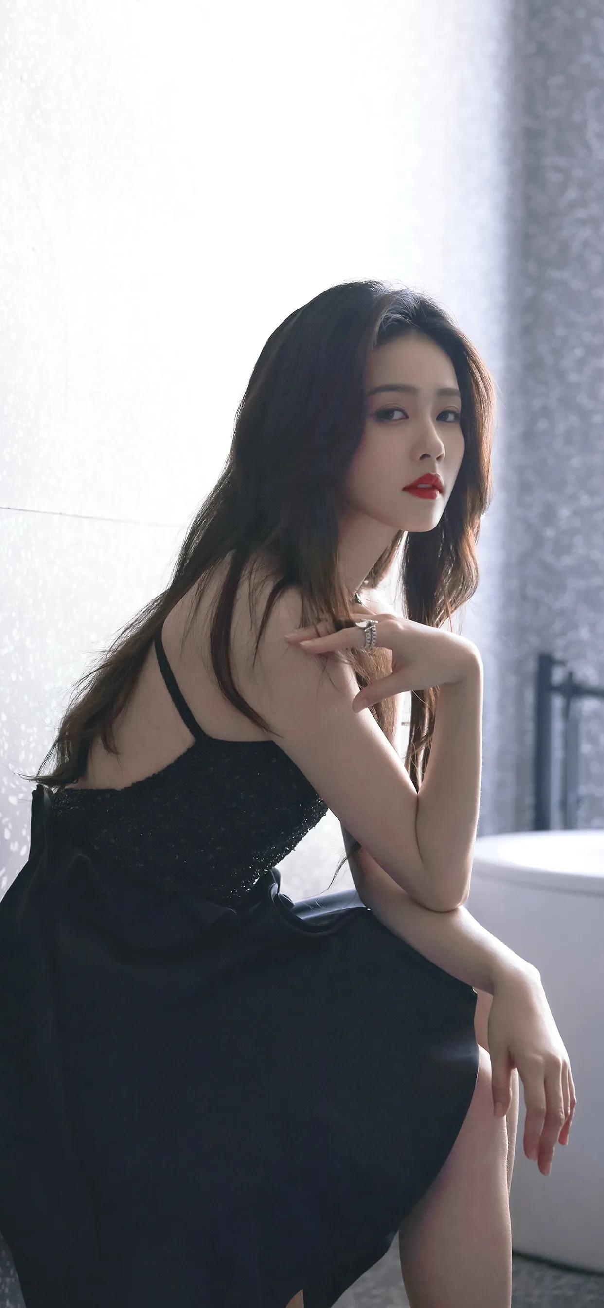太美了 女神白鹿 是真的白 高清手机壁纸分享_玫瑰_魔头_侵权