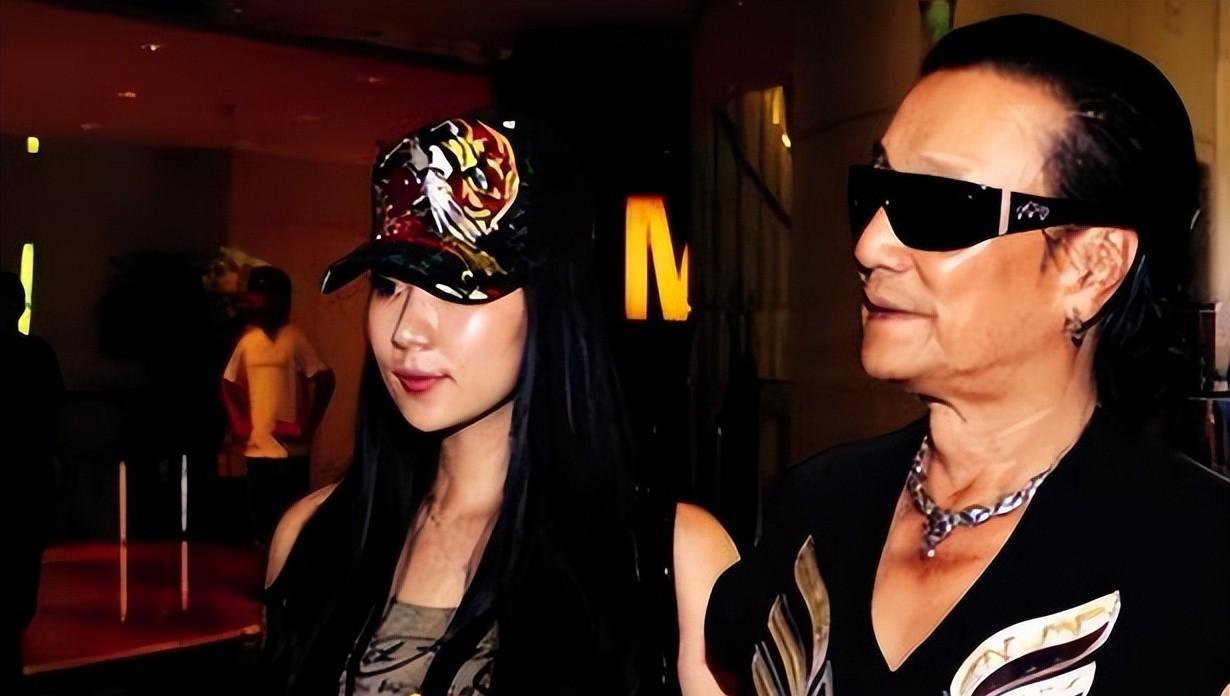 被谢贤养了12年,用青春换来2000万的coco,已经走上了另一条大道_感情