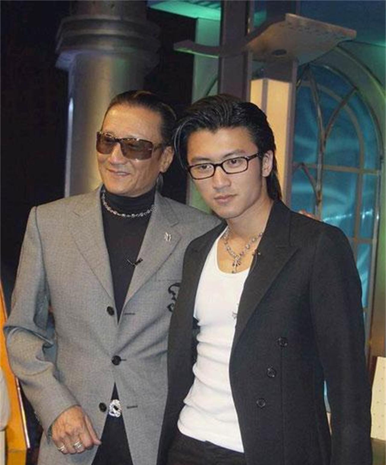 谢贤戴墨镜40年,拍摄激情戏时从未摘下,谢霆锋:遇到他们会被打!