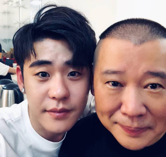 其实,除了郭老师,王惠等长辈外,张云雷的平辈也好,小辈儿也好对张云雷