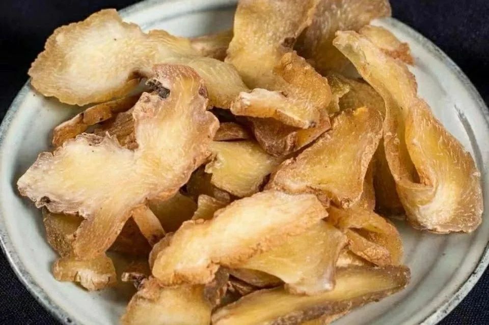 黄精| 上养肺,中养脾,下养肾,太厉害了!_功效_主治_杜甫