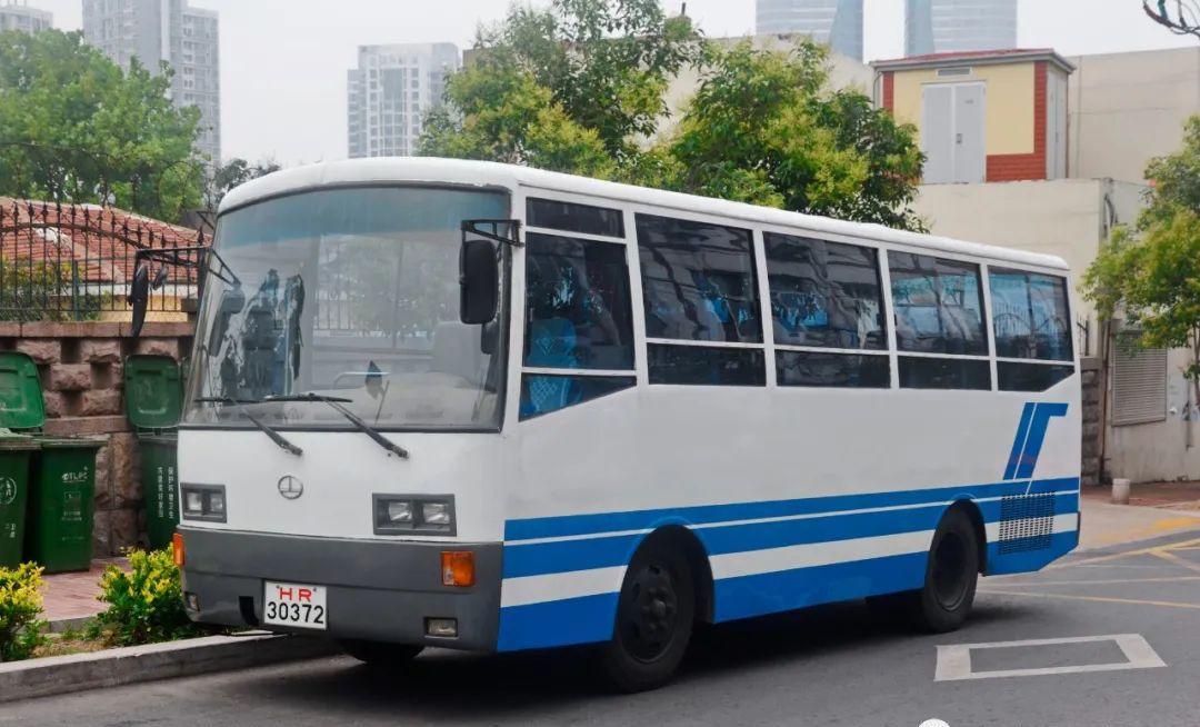 青岛旅游客车图片