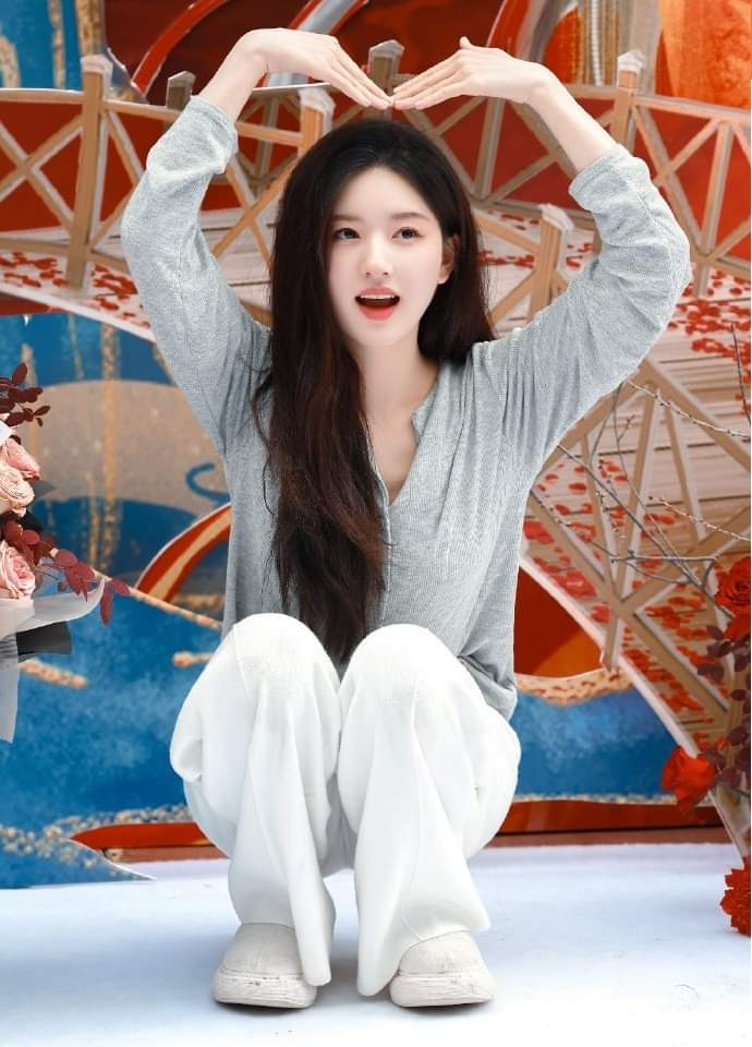 赵露思:外表甜美,演技不俗,充满活力和才华的新生代演员_表演_图片