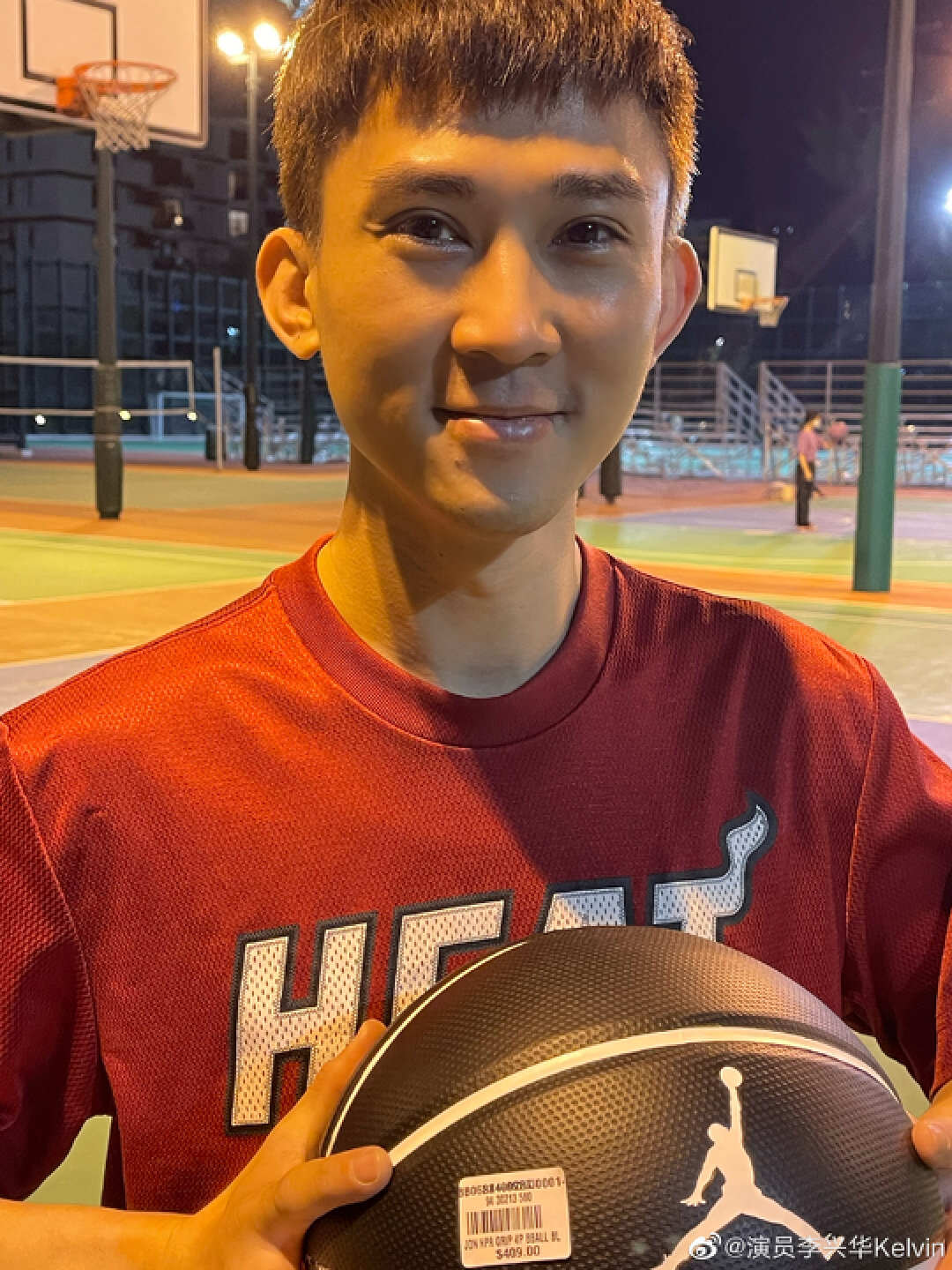 亲自开车送外卖毫无架子,曾续约遭拒绝_李兴华_观众_店里