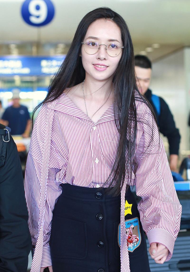 郭碧婷向"跳水女皇"看齐,私服也走低调路线,休闲风格依旧时髦_身材