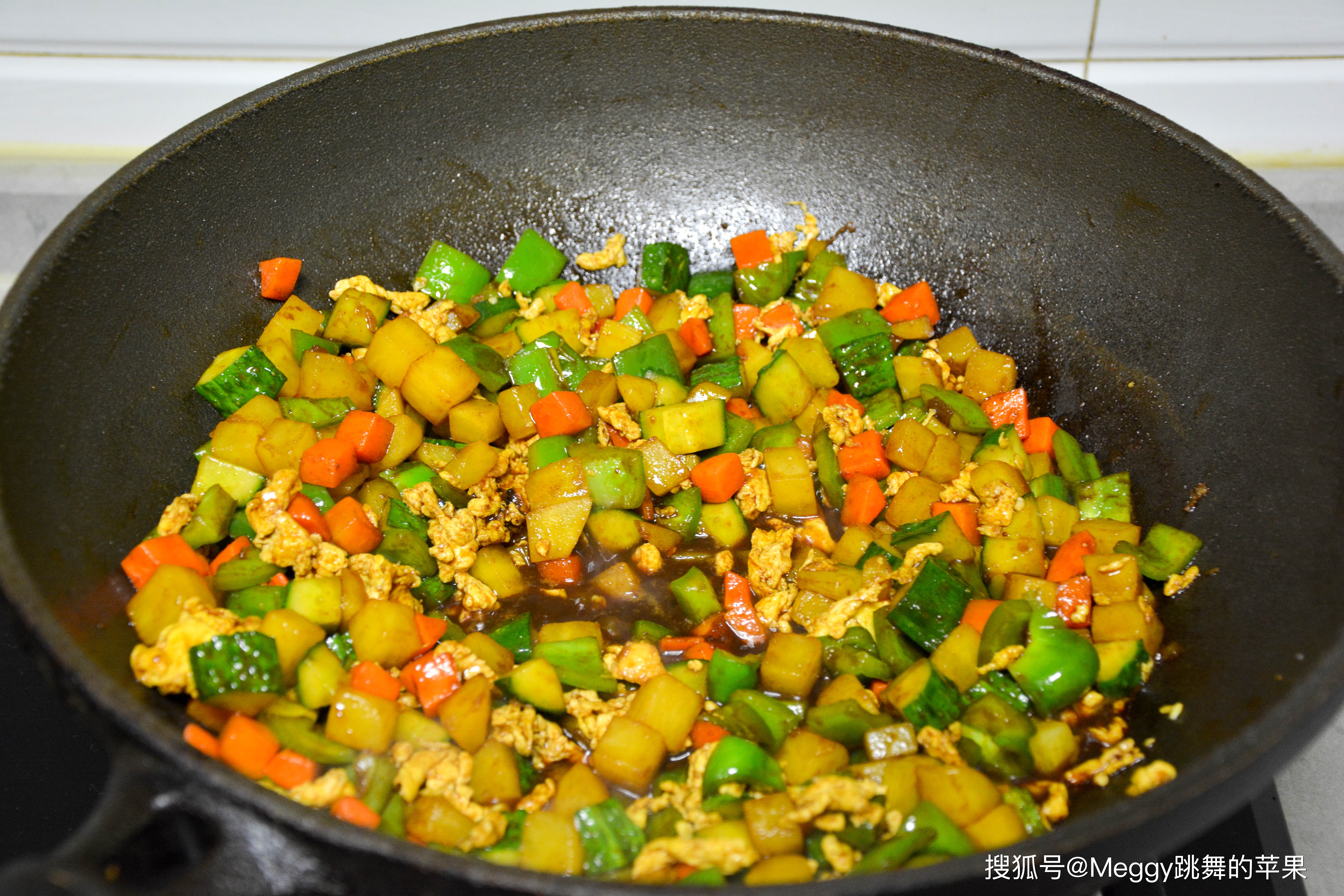 2道春天愛吃的炒菜,料多味足脆嫩,物美價廉,提高免疫力少生病_美食