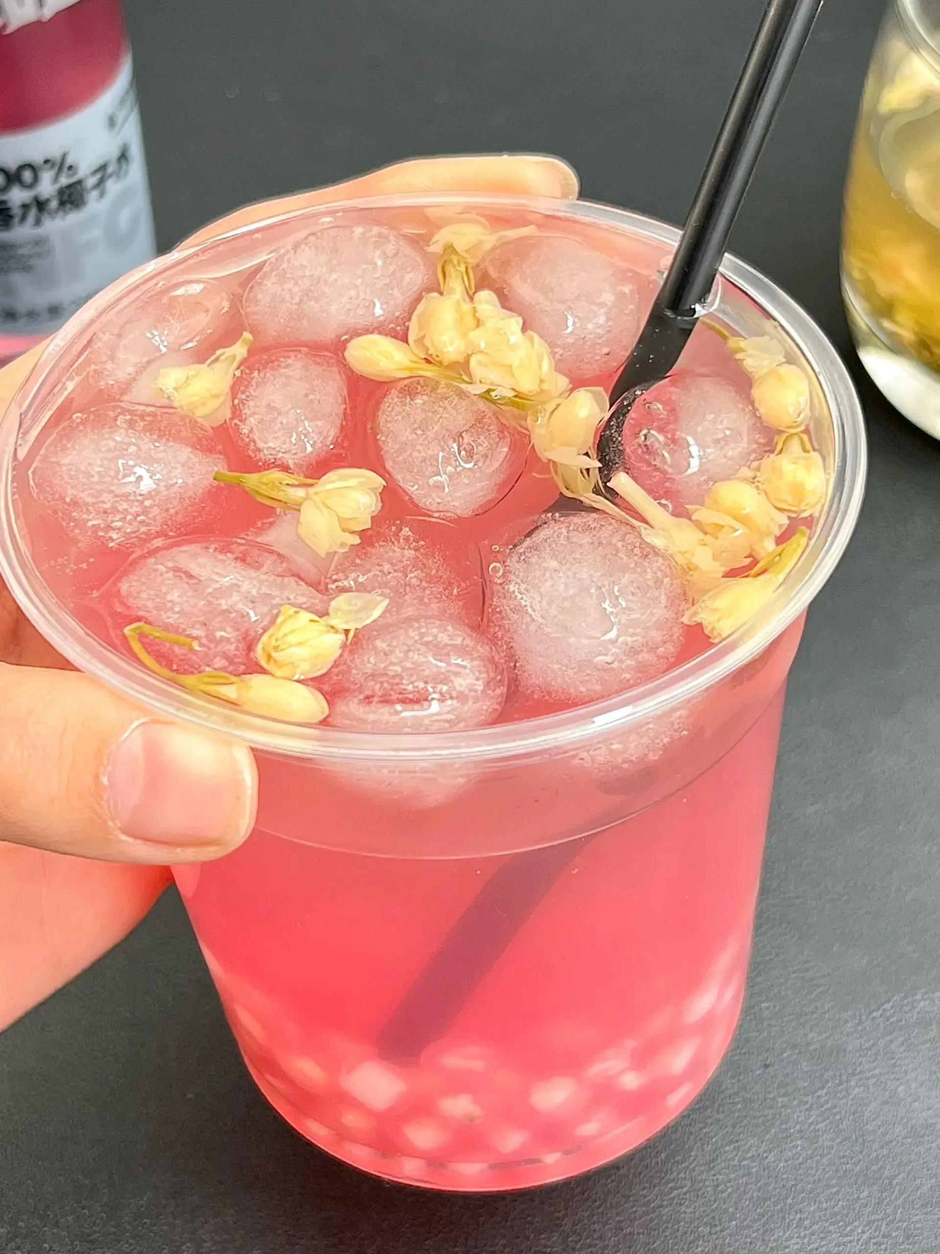 我妈喝了一口,让我立马原地开店_椰子水_茉莉_粉色