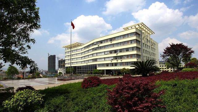 萍乡学院:前身是萍乡高等专科学校,工学本科专业占比超三分之一_江西