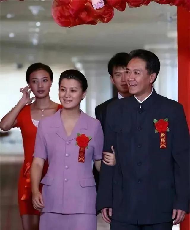 模范继父,亲儿子在父母离婚阴影中长大,38岁未婚_张瑞琪_李小珂_父亲