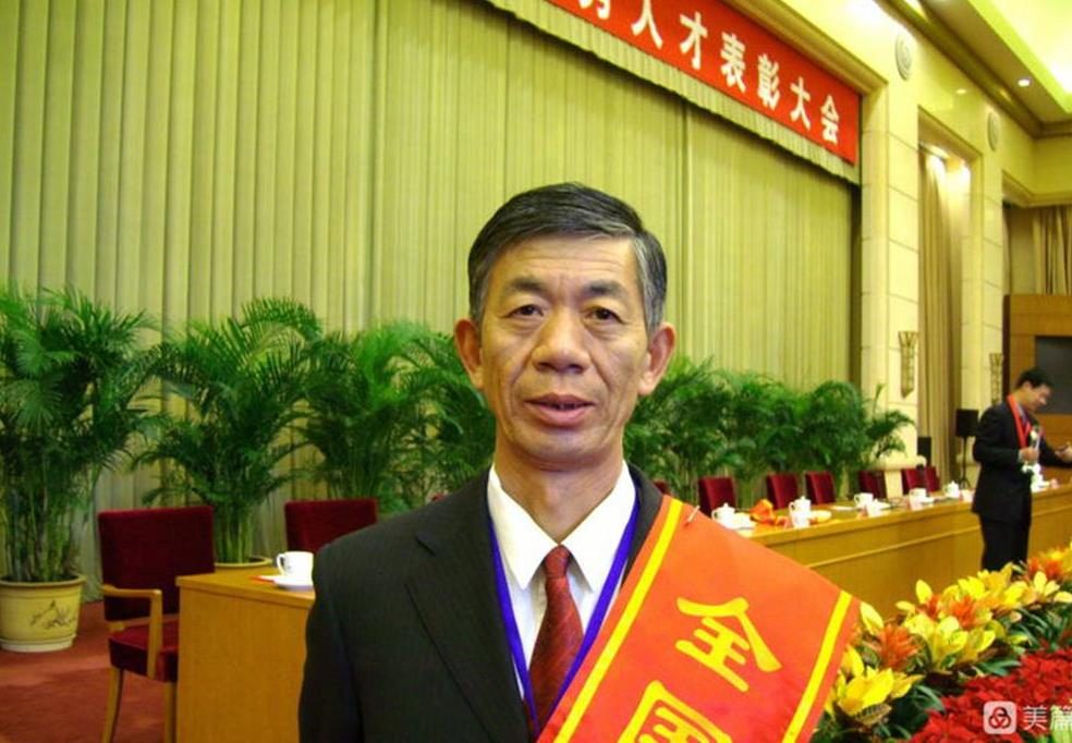 上影演员佟瑞欣,赵静接拍新戏,两人饰演一对夫妻,牛犇演老队长_姜万富