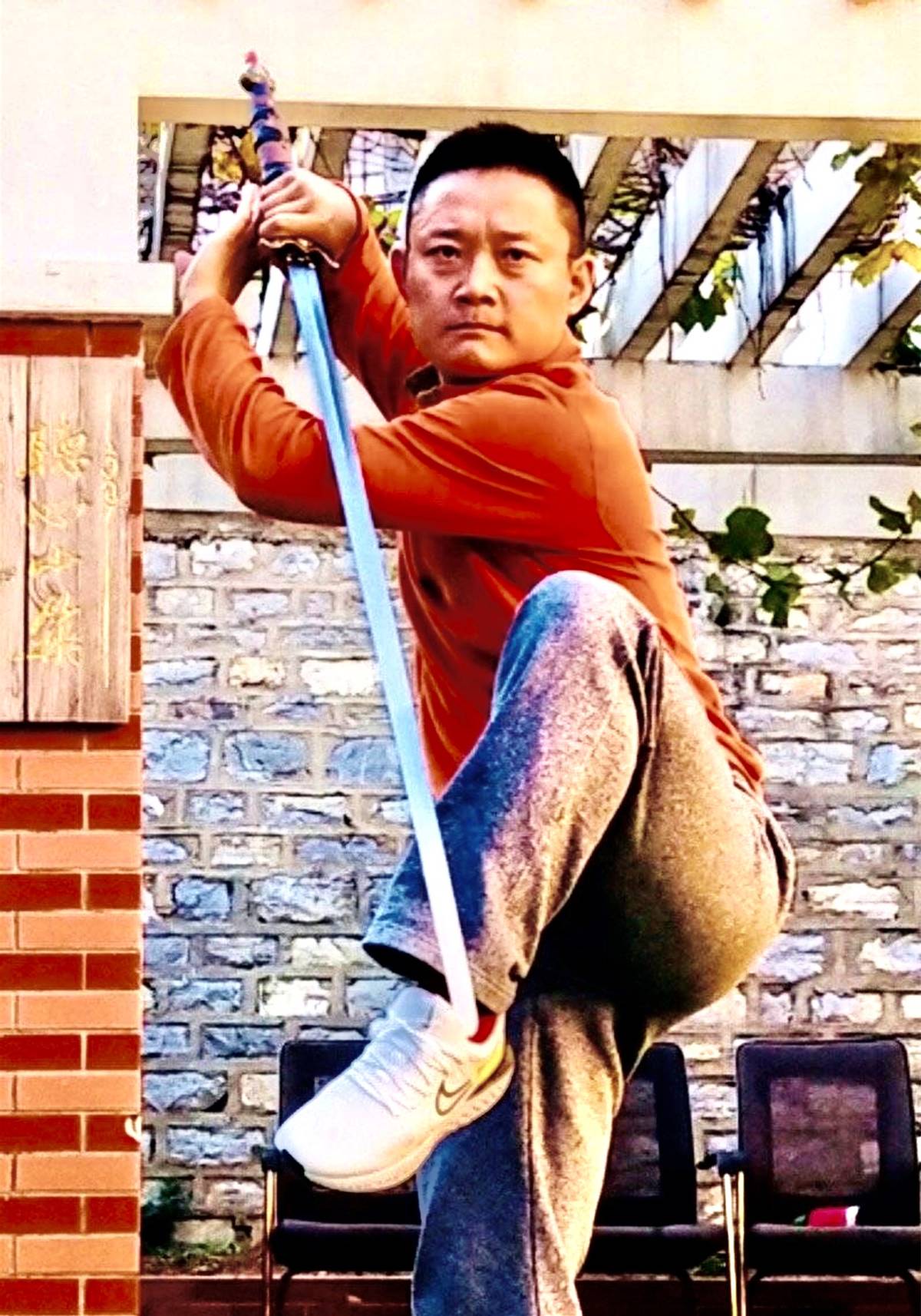 中华武学联合会为青年导演武术书法家陈歌颁发影视武术指导聘书_中国