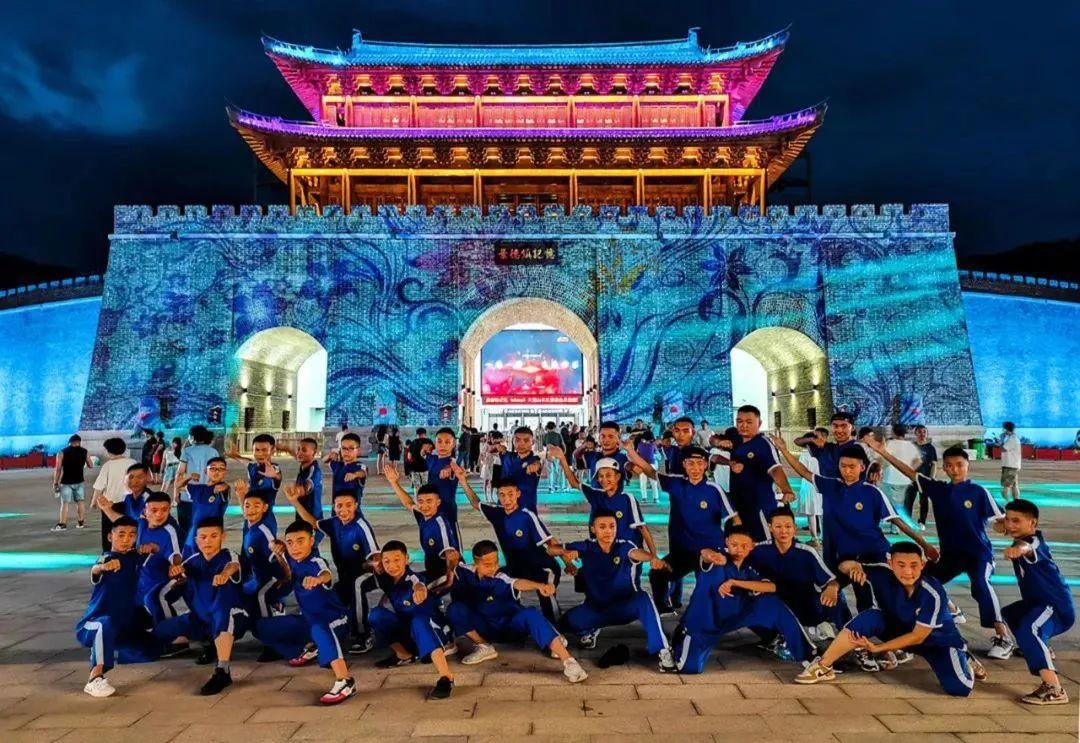 名坊园的"china剧场"呈现《china》演出的舞台东西方文化交流史的作品