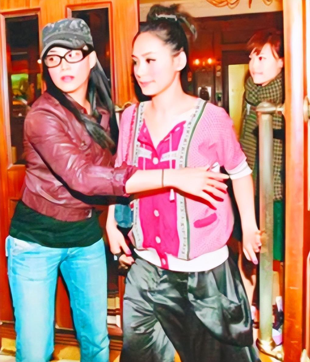 "金牌经纪人"霍汶希的传奇人生_因为_广告_叶崇仁