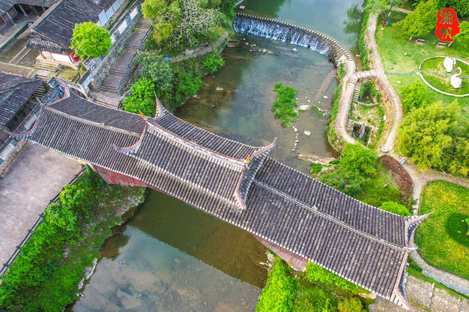 中国最美廊桥——温州泰顺溪东桥,不用一颗钉子却几百年不倒