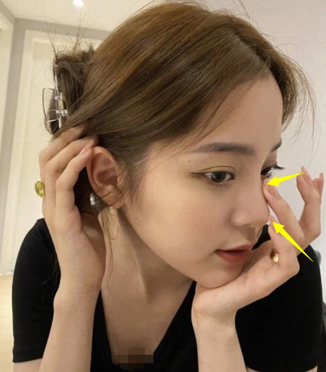 欧阳娜娜晒"鼻梁照"被质疑整容!山根鼻尖变化大,确定不是去做了微调?