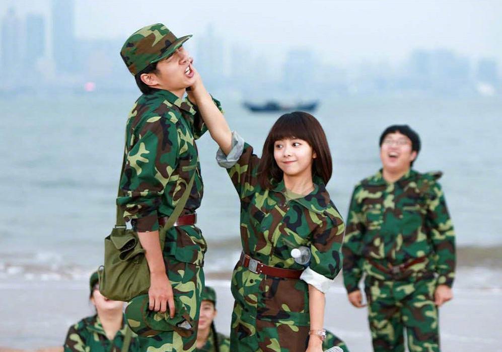 谭松韵vs何蓝逗你更喜欢哪个版本的《耿耿》