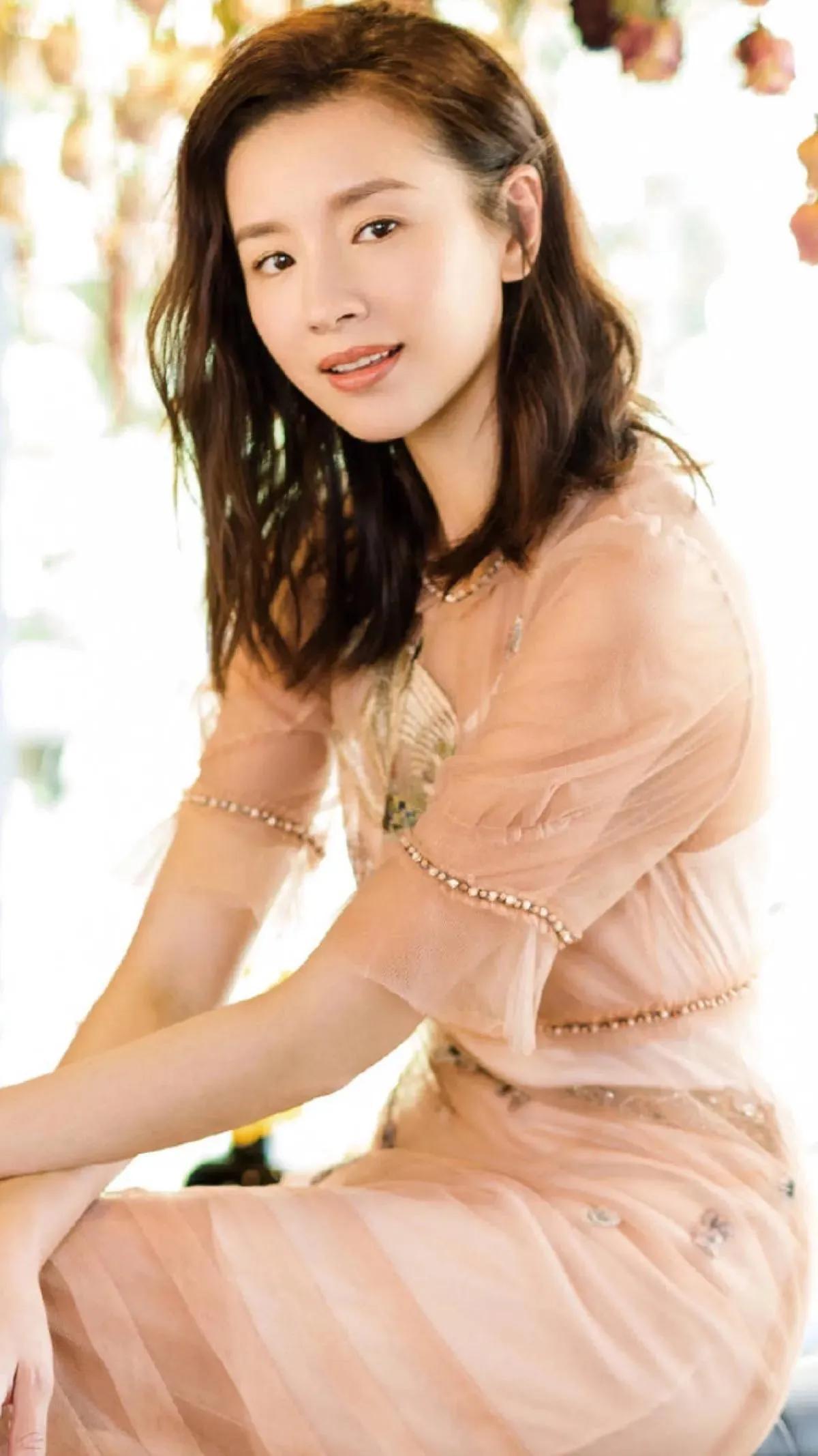 《薄冰》董洁:双面俏佳人_曼丽_潘粤明_梁朝伟