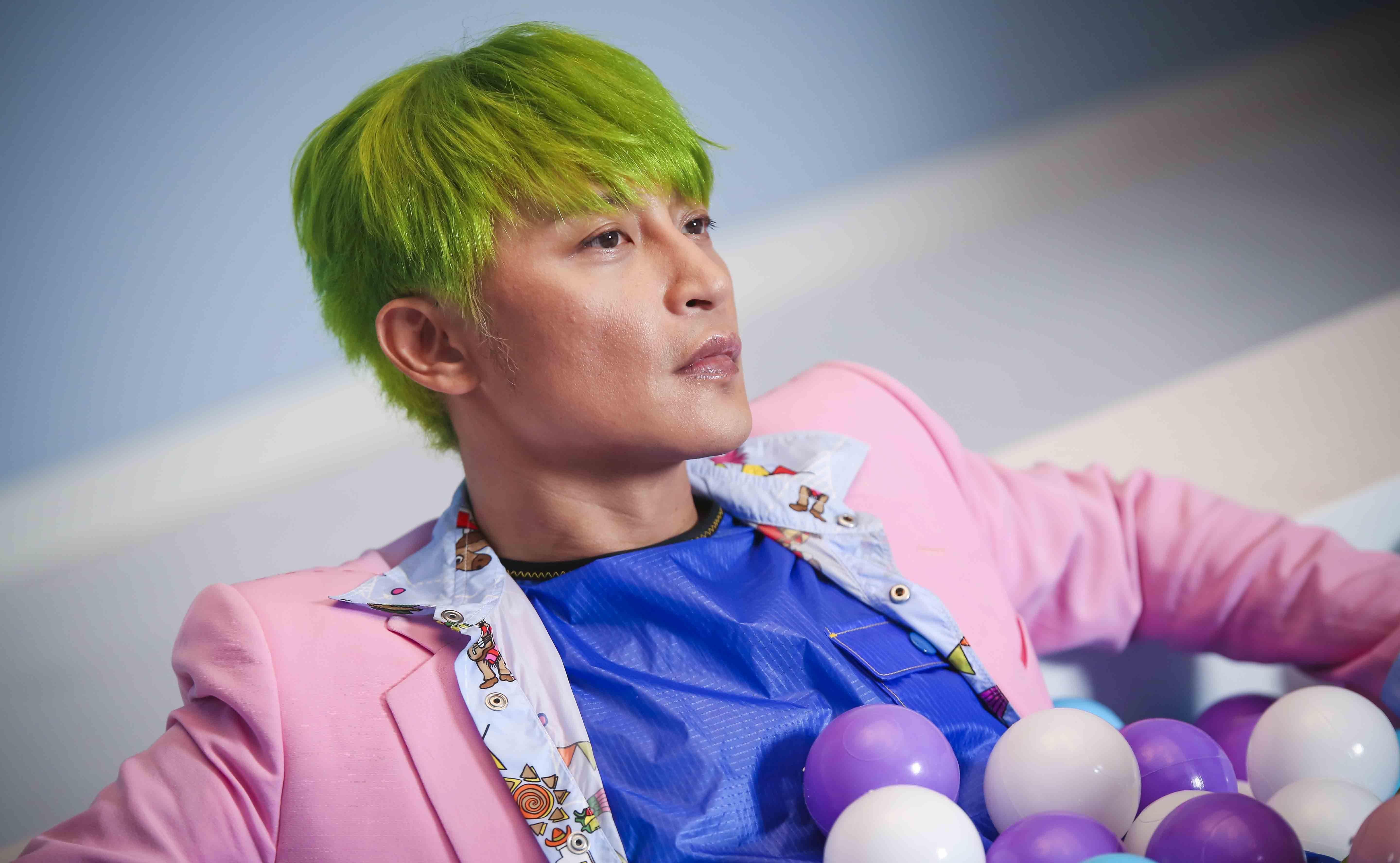 拼搏25年,被2个人断了前程,陈志朋不红是有原因的_小虎队_组合_顶流