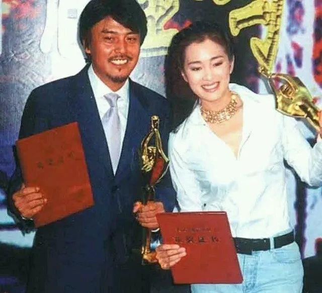 20年后,巩俐参与了孙周导演的《周渔的火车》,并和孙周,包括片中的另