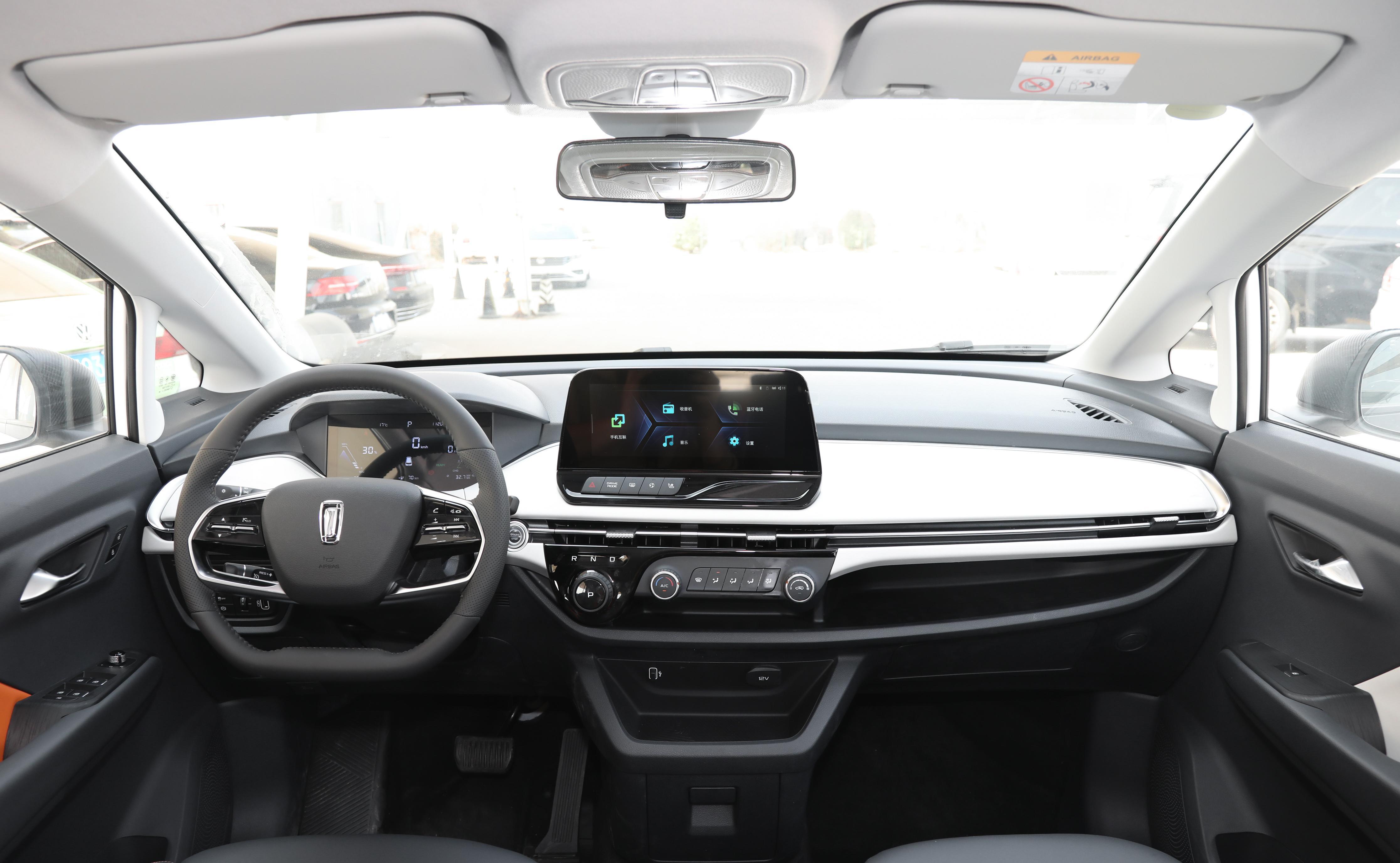 选适合家用的紧凑型mpv,这款奔腾nat值得一看,大五座布局!