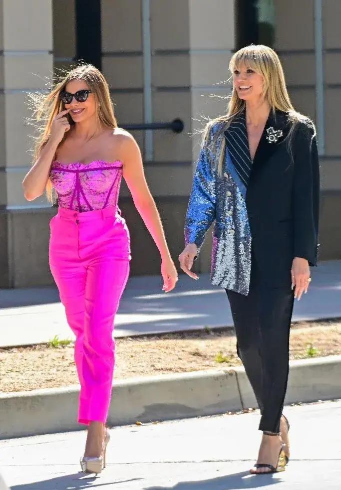 美国女星索菲娅·维加拉 (sofia vergara)的性感高跟鞋_皮革_黑色