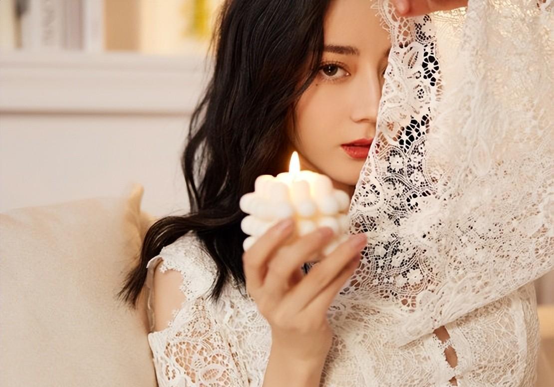 "新疆姑娘"迪丽热巴又火了!