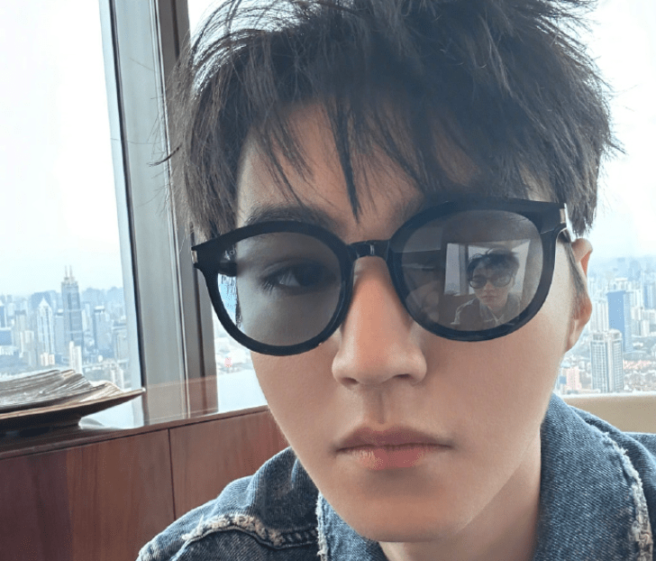 王俊凯被曝恋情!