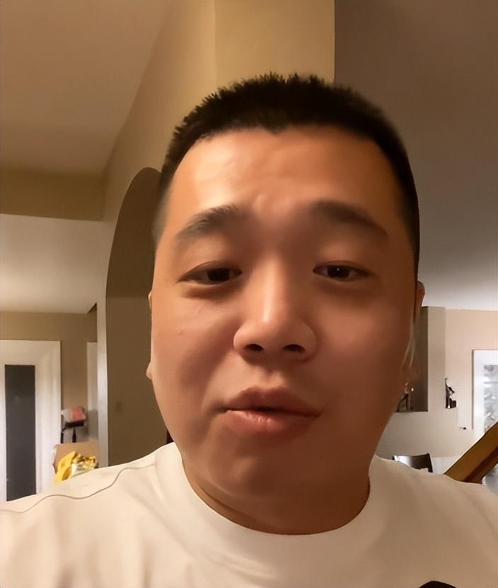 东北酱在洛杉矶:靠和小助理比唱歌走红,鲜少露脸只因长相磕碜?