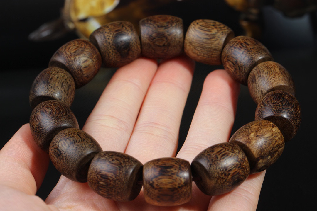 奇楠和沉香的区别是什么，需要我们更深入的了解。_搜狐网