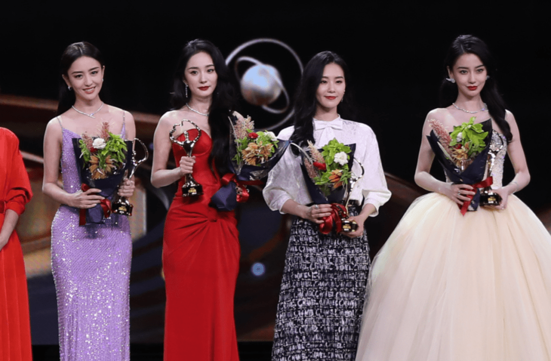 为带货缺席盛典,"85花"唐嫣再次翻车?_活动_行程_晚会