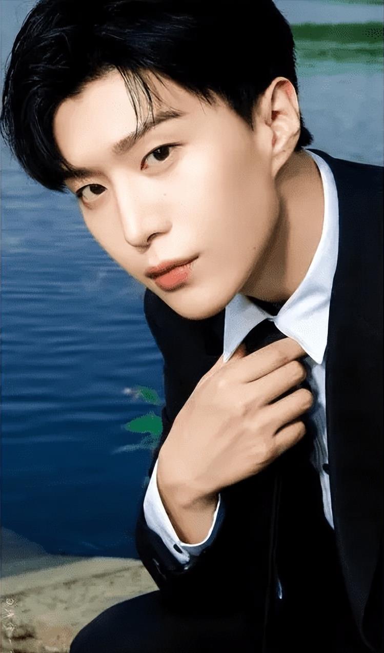 却自封华语乐坛的"神",这8位歌手脸皮真厚_蔡徐坤_孟美岐_华晨宇