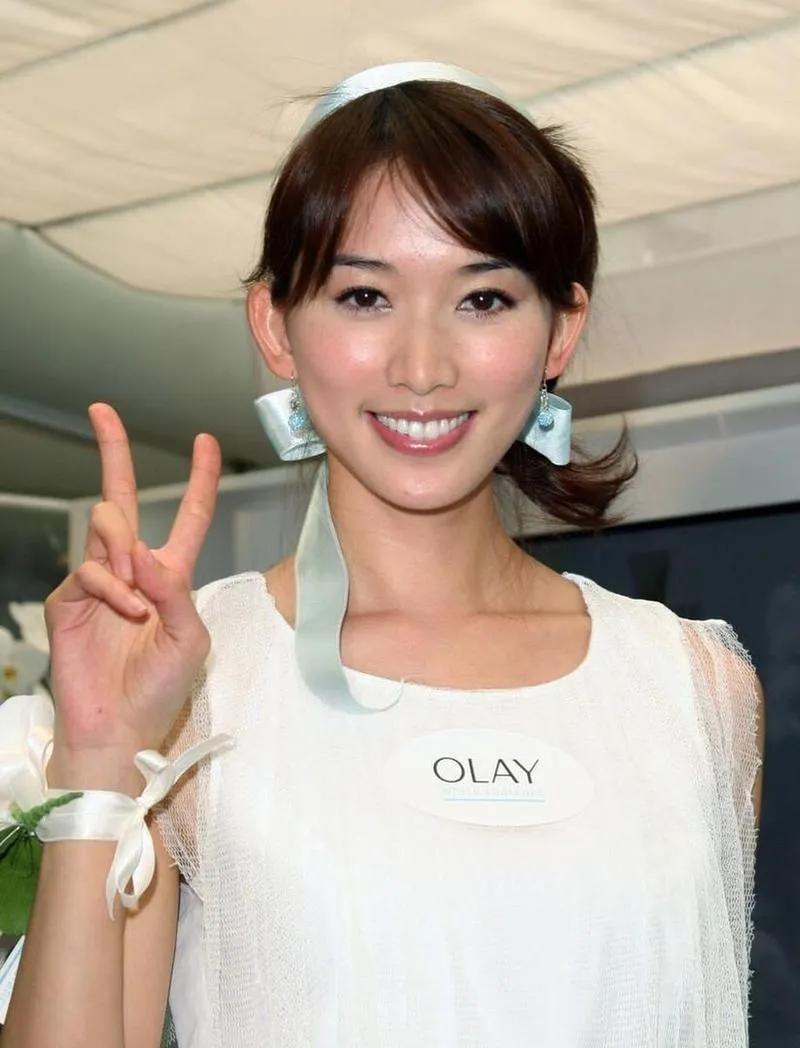 甚至说林志玲曾经给自己打下手,言外之意就是说林志玲不过是自己的一