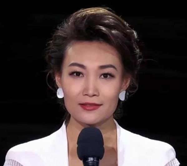 小淘气包李梓萌,为何43岁仍单身一人,康辉月亮姐姐曾为她征婚_电视