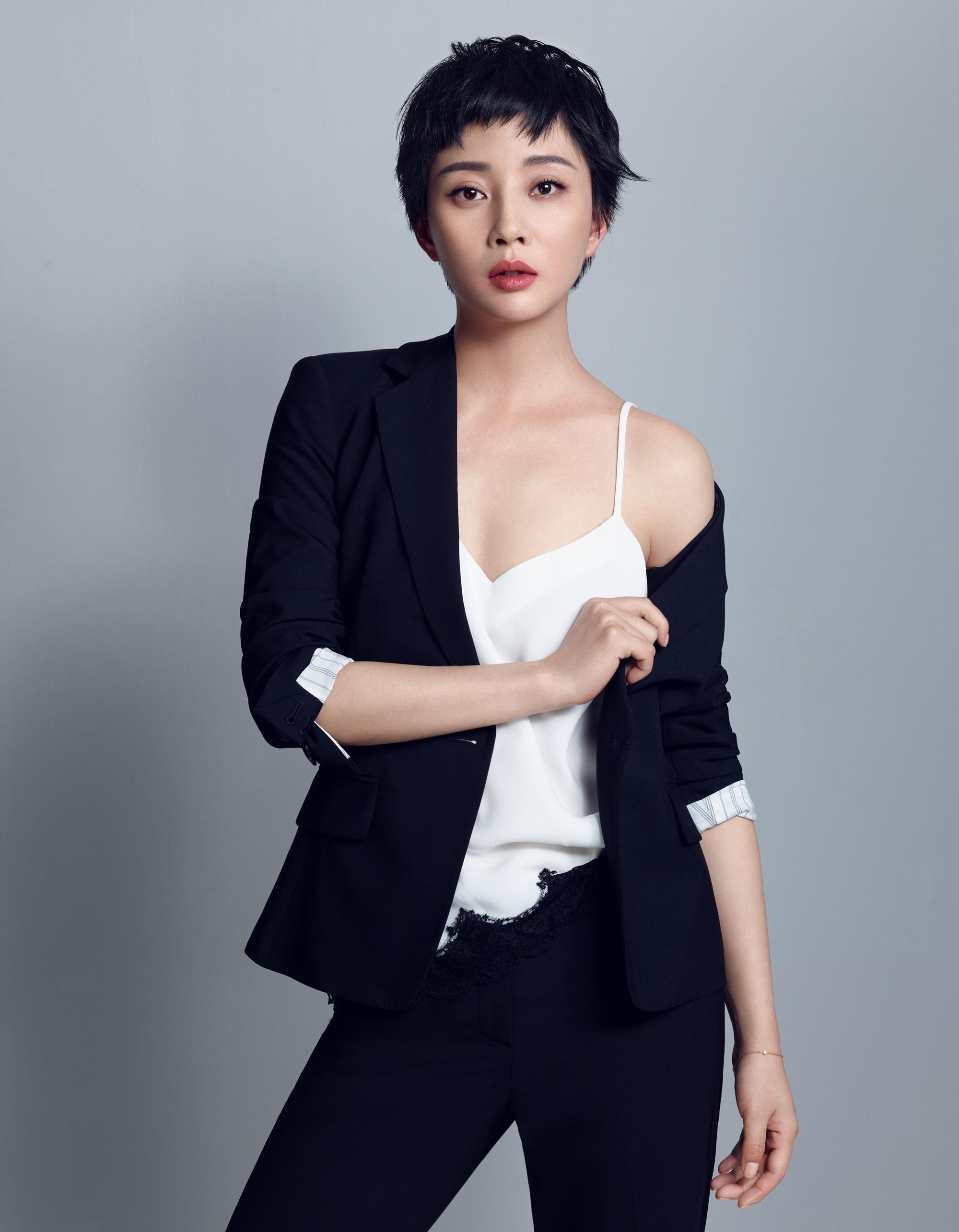 她年轻时迷倒无数男人,年过40不结婚不生子,如今依然时尚犹存_殷桃