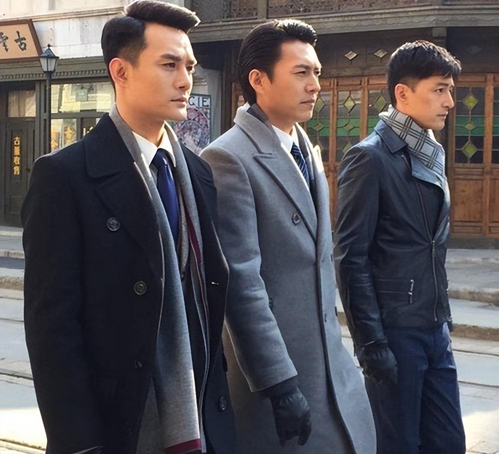 被国家评为一级演员,刘烨靳东被网友亲切的称之为娱乐圈"三巨头"之一