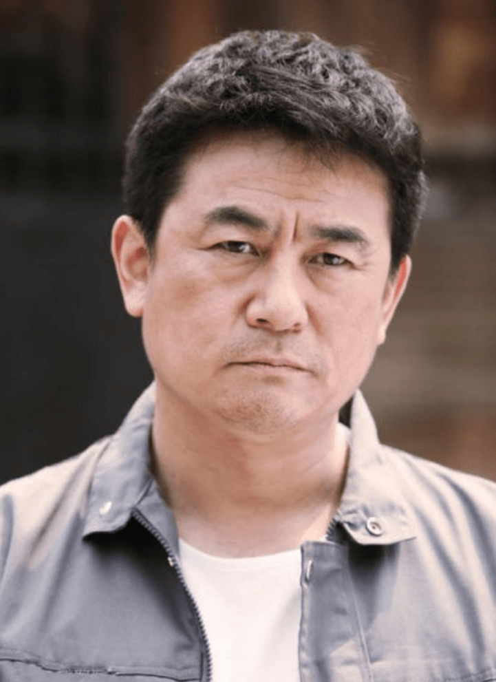 演员李洪涛:曾是铁路工人,和妻子恩爱30年,2个嗜好让妻子苦恼_考试