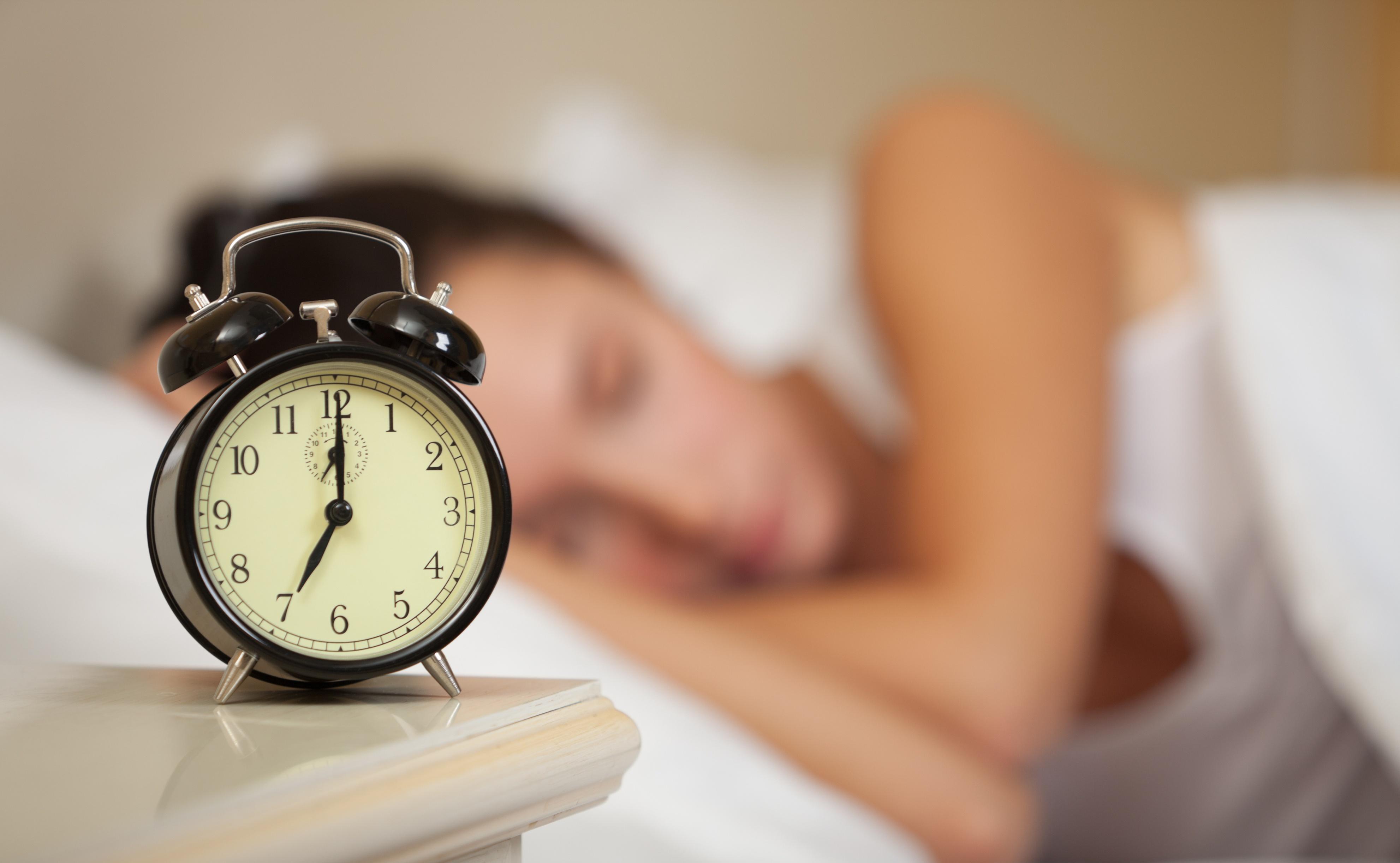 晚上休息房门开着还是关着?