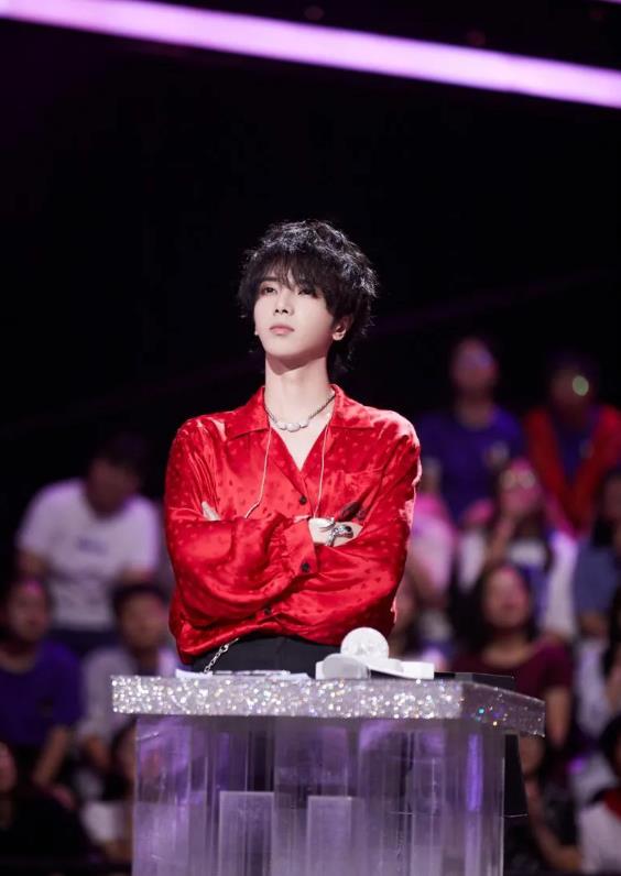 华晨宇将担任好声音导师,前任邓紫棋也在受邀名单,好一出大戏_网友