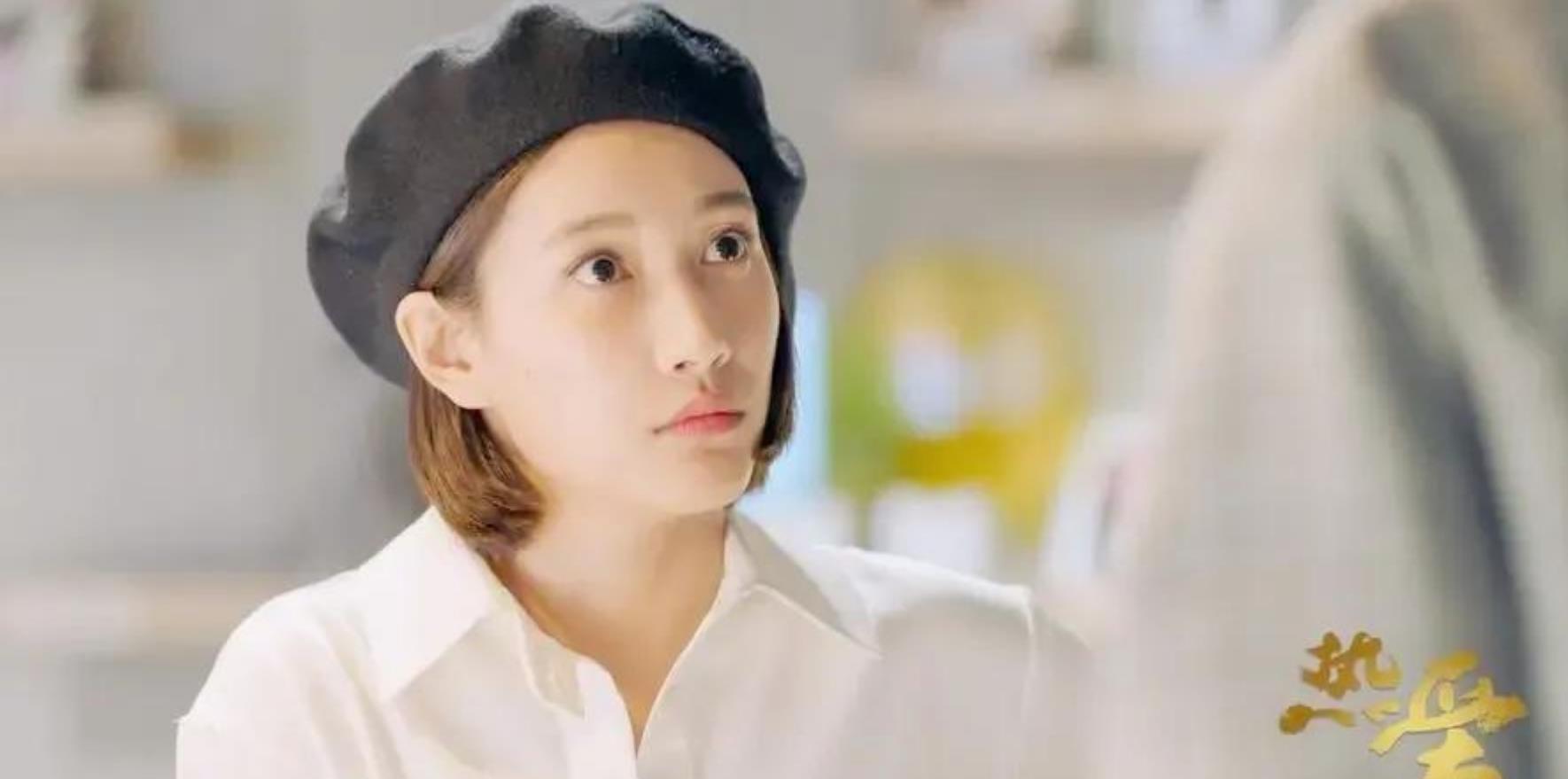 之后还建议他在《热爱》队饰演俏皮的李猫;啜妮的出色表现和对演出的