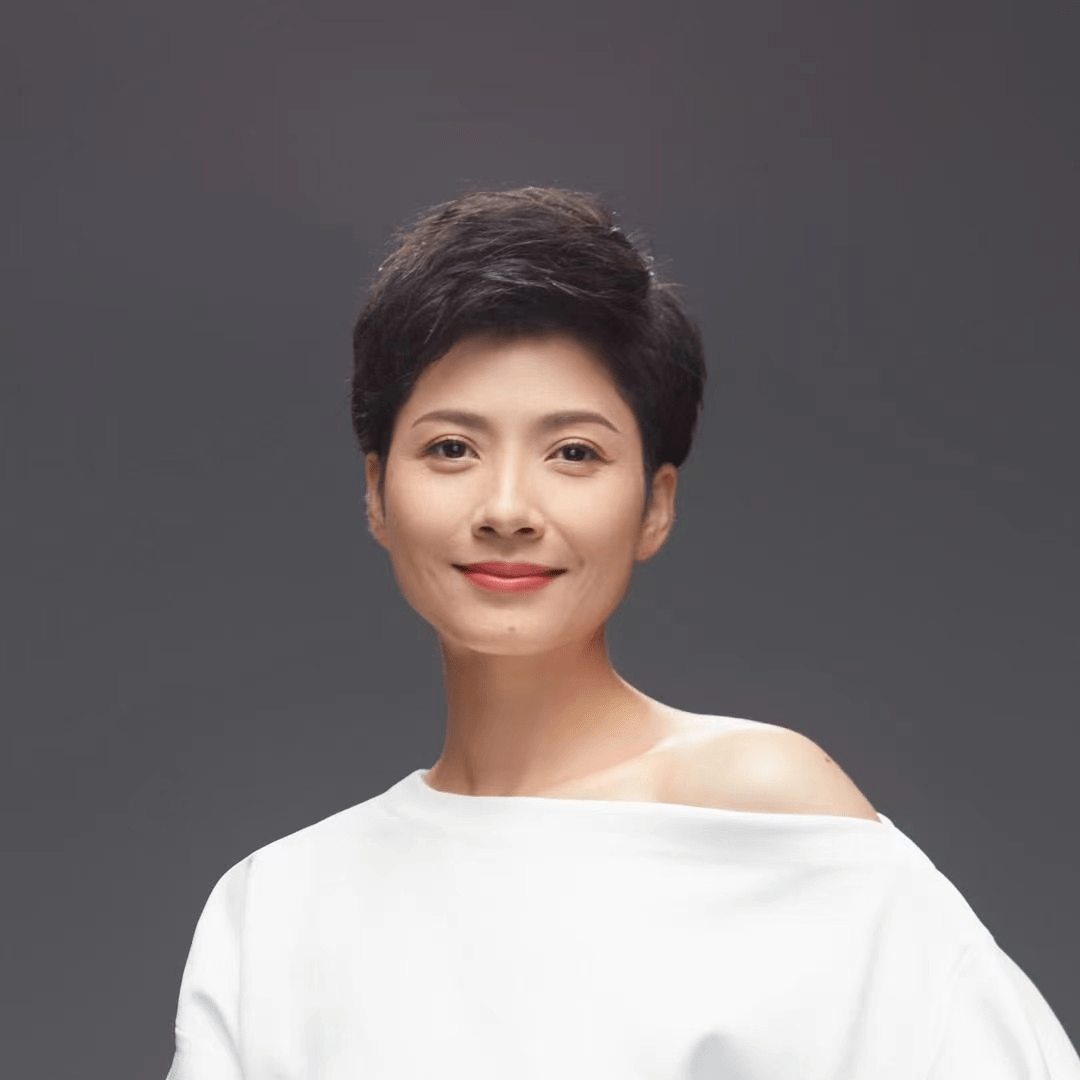 前央视主持吉雪萍转行,创业后仍美丽,首回应老公台湾军火商传闻_教育