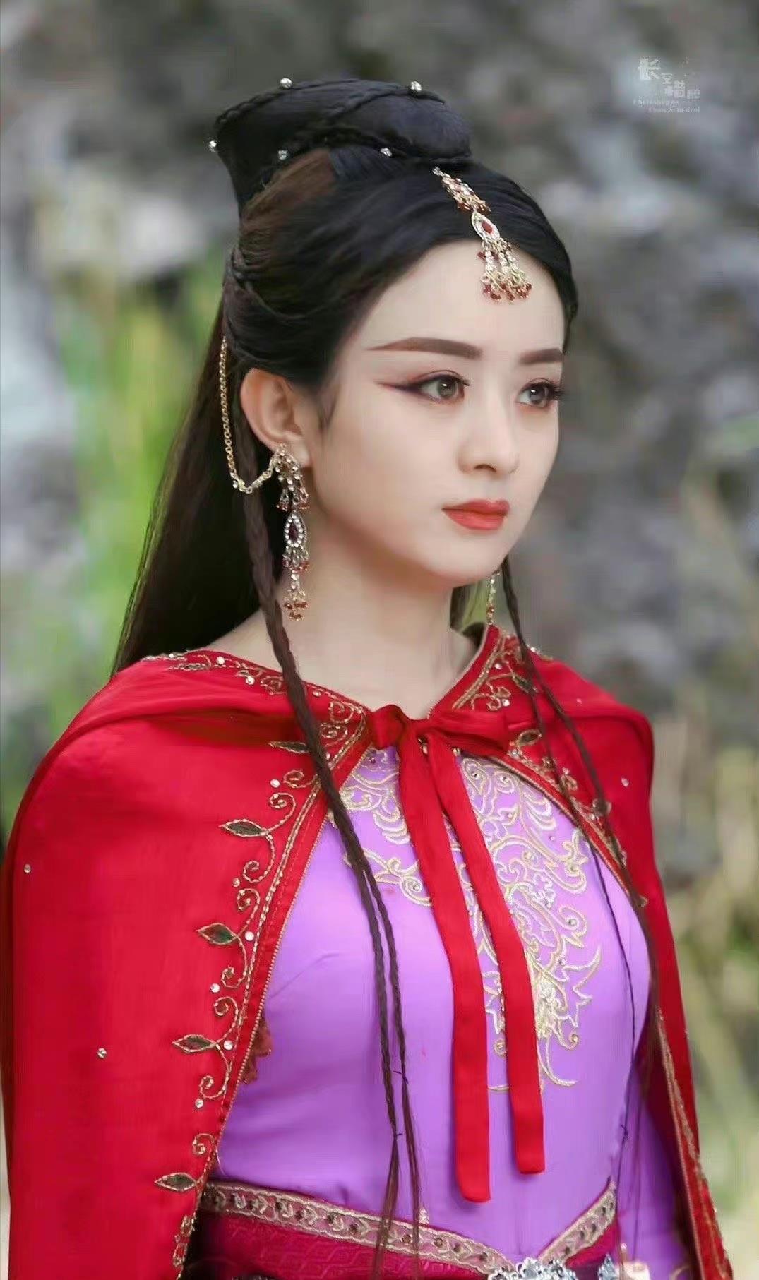 赵丽颖坚不可摧的古装造型,优雅沉稳的美,成为了古装男的首选_观众