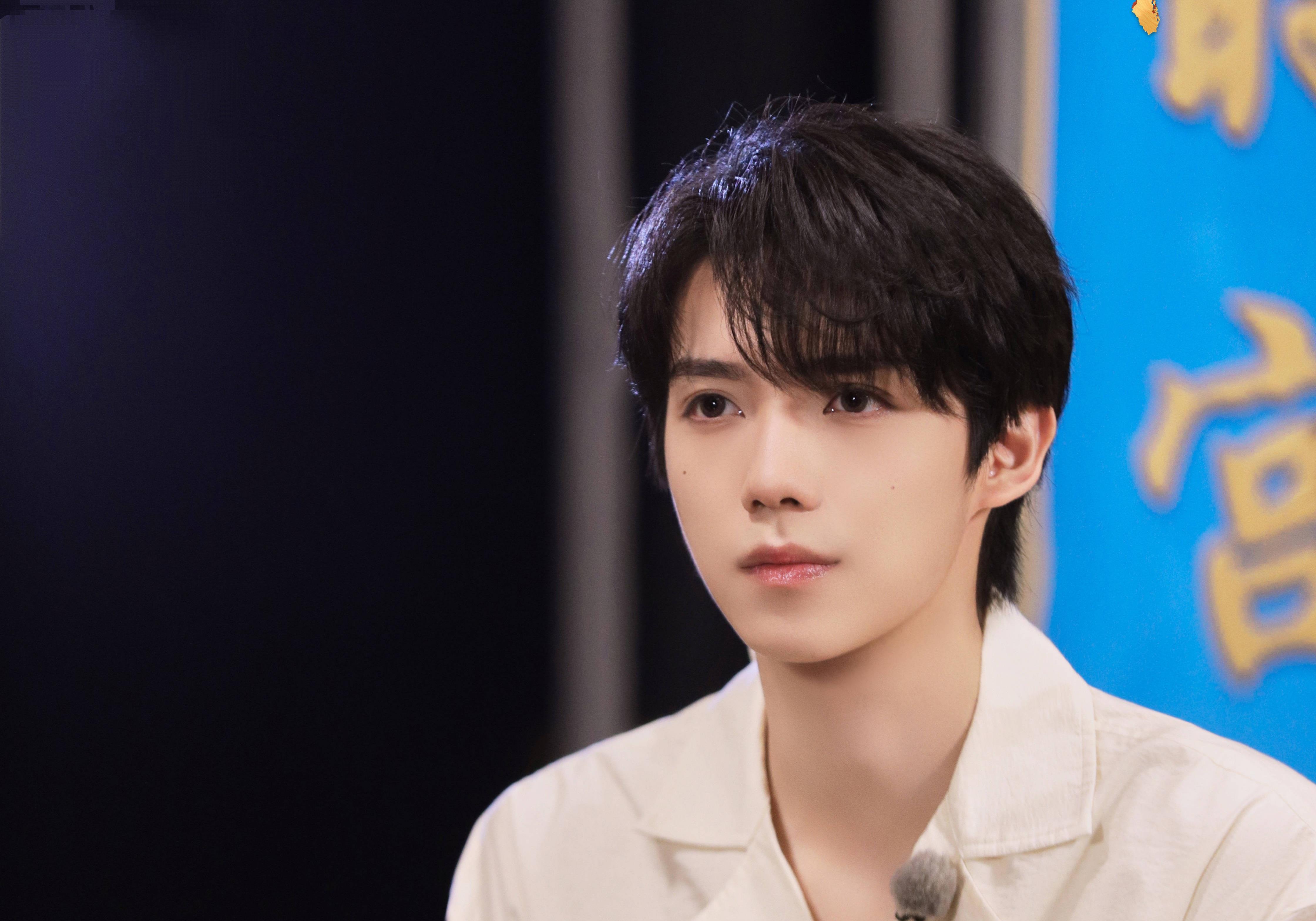 18年级中戏毕业话剧《屈原》,易烊千玺,罗一舟,胡先煦李兰迪出席_演技