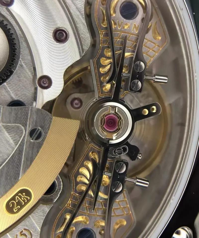 分享一只格拉苏蒂偏心月相,灰色盘_质感_部分_自动