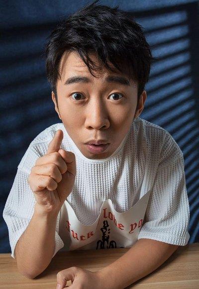 如果说韩综艺明星的顶天立地是"未来的国外总统"金钟民,那么国外综艺