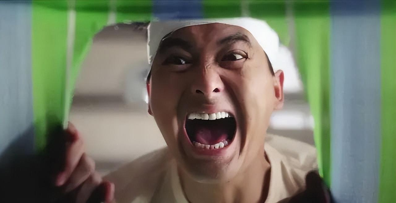 香港黑帮片从邵氏陈观泰主演的《成记茶楼》开始,一直不温不火,顺便说