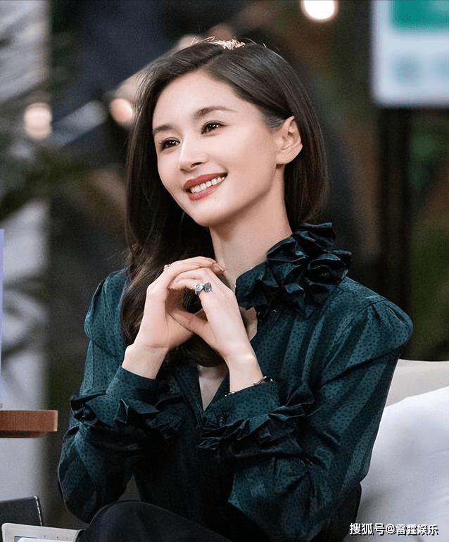 2021年,在《怦然再心动》节目中,王子文官宣了和吴永恩的恋情,并把