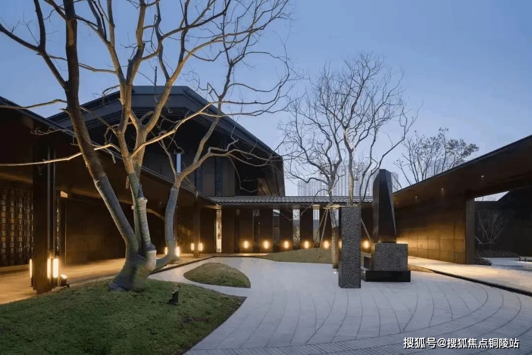 万科·昆吾实景图漫步其中,几乎每一寸空间,都是满满的腔调,以及定制