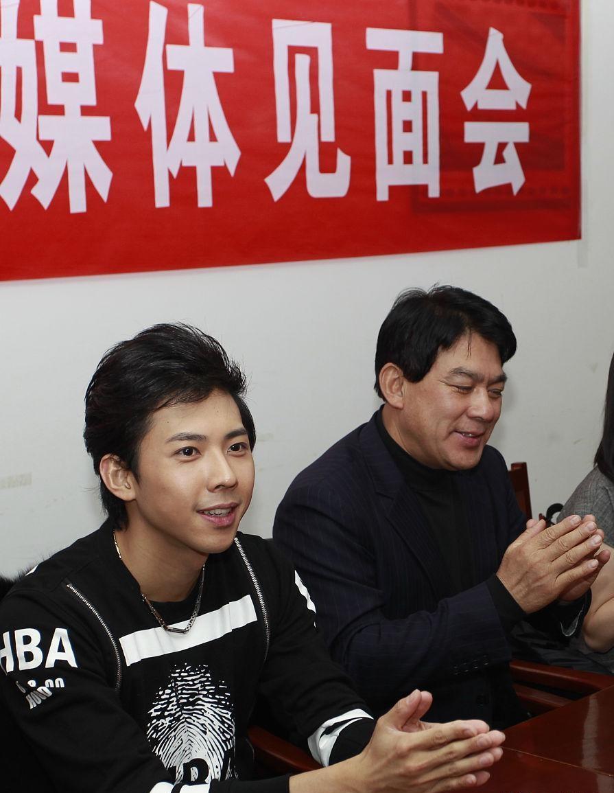 一位知名影评人评价本片:《谍